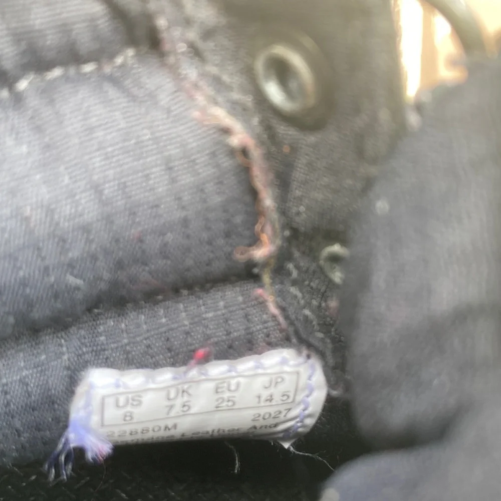 Timberland Kids Black Leather Boots - Picture 8 of 16